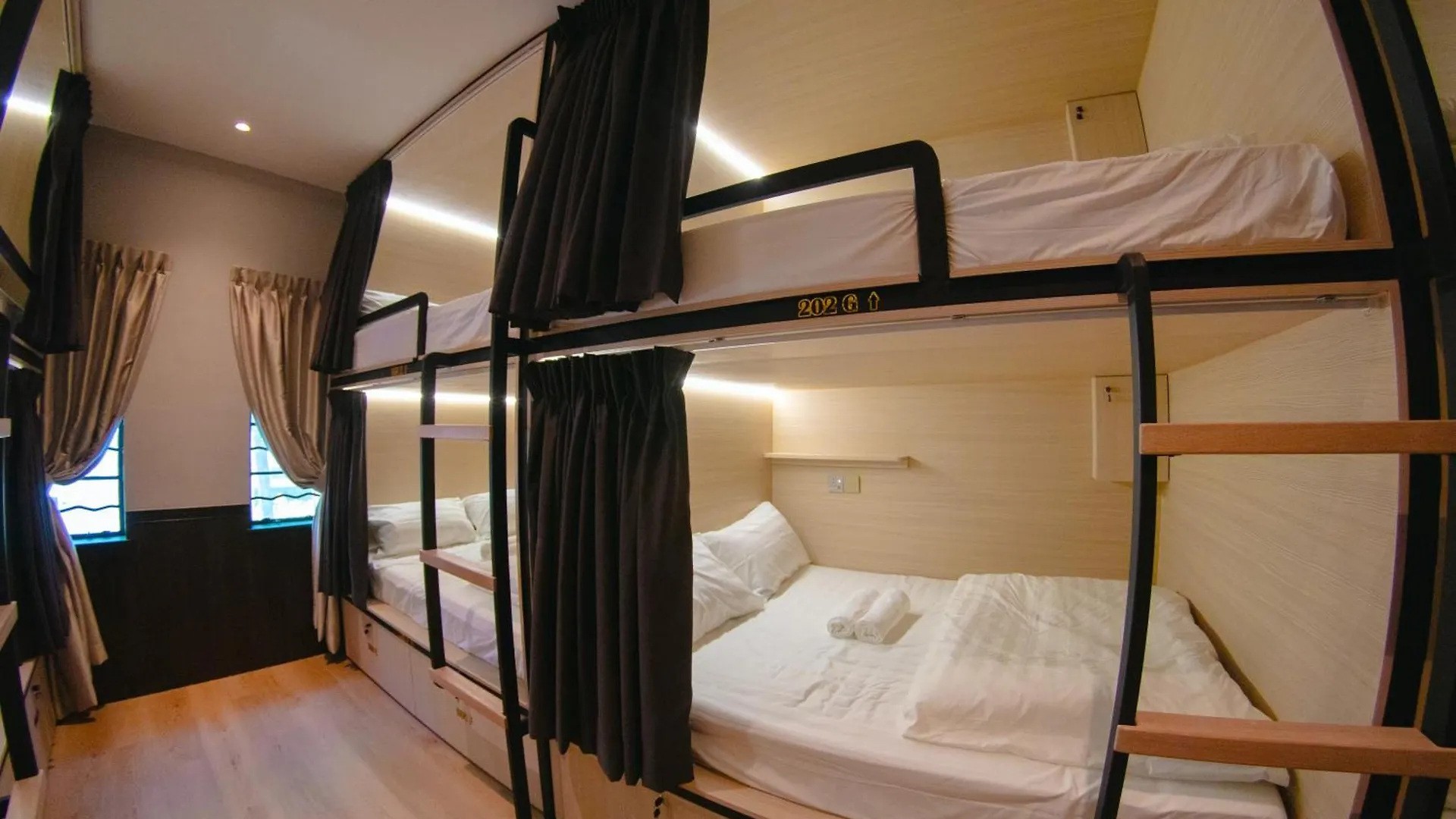 Concrete Jungle Cabin Kota Kinabalu Hostel