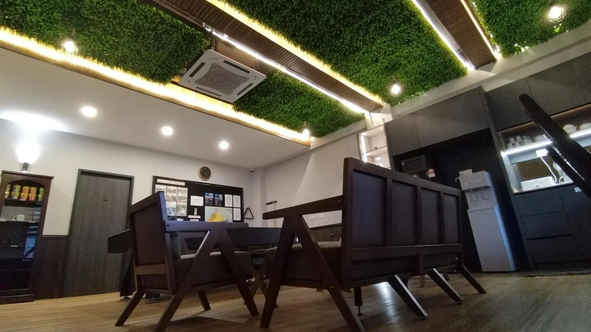 Hostel Concrete Jungle Cabin Kota Kinabalu Malaysia